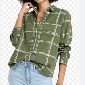 Universal Thread Olive/Cream Plaid Button-Up Shirt Women’s Size M Long Sleeves